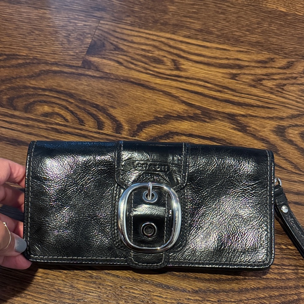 Coach patent leather clutch wallet with wristlet strap
